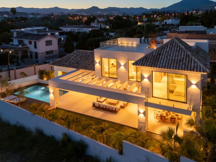 Linda Vista 289 - Modern Villa minutes from the Beach