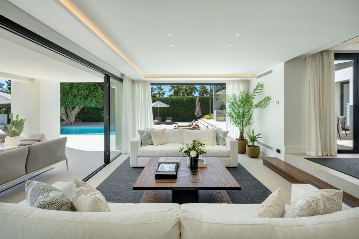 Villa Malibu - Stunning Villa with Indoor Pool in Golf Valley