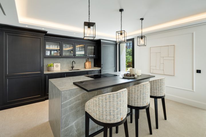 Villa Malibu - Stunning Villa with Indoor Pool in Golf Valley
