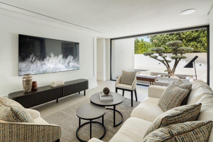 Villa Malibu - Stunning Villa with Indoor Pool in Golf Valley