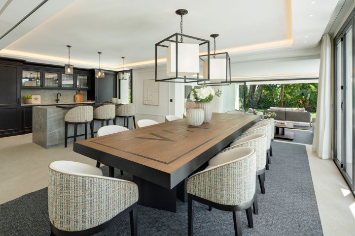 Villa Malibu - Stunning Villa with Indoor Pool in Golf Valley