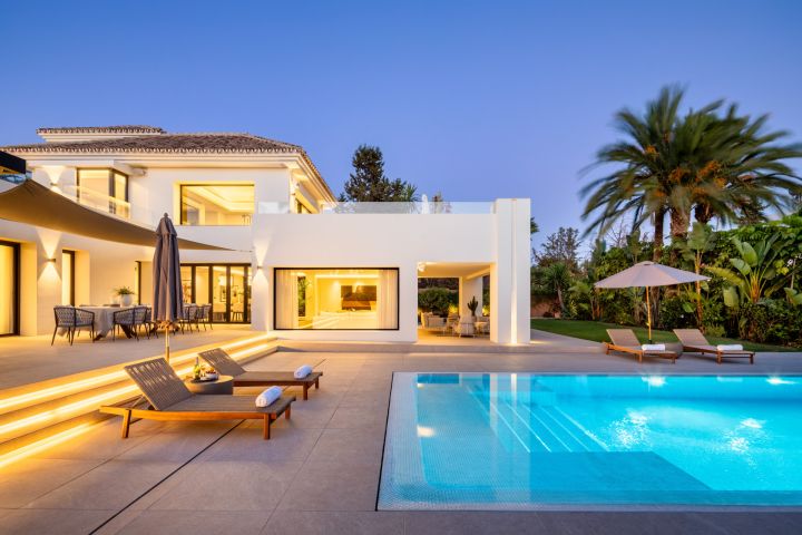 Villa Malibu - Stunning Villa with Indoor Pool in Golf Valley
