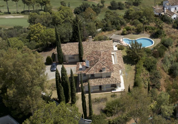 Herrojo 53 - Plot with Project of 3 Villas