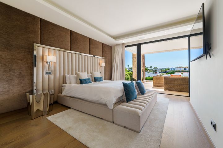 Los Olivos 2 - Stunning Modern Villa in Gated Community