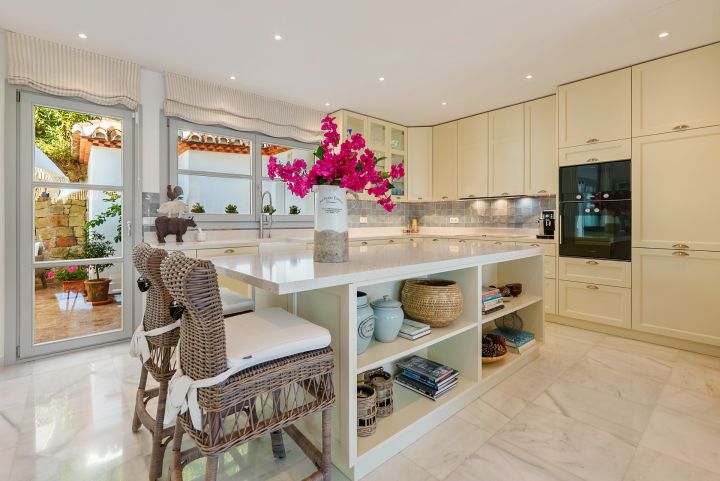 Albinoni 20 - Mediterranean Estate in Sierra Blanca