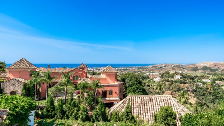 Casa Monte - Elegant Andalusian Villa with Panoramic Views in La Quinta