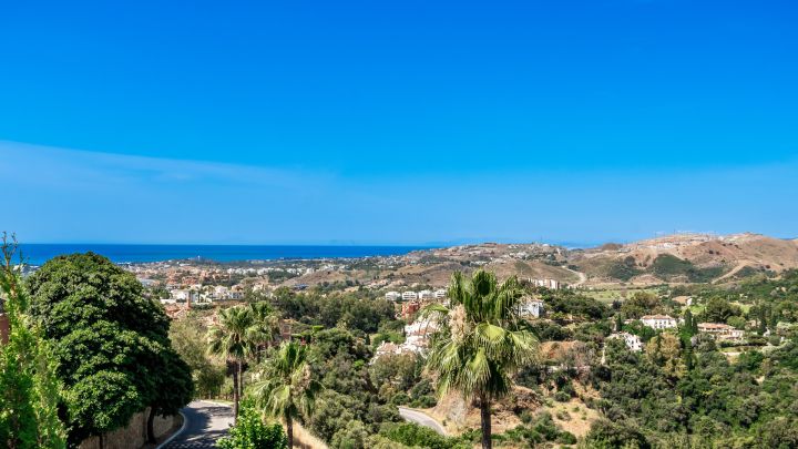 Casa Monte - Elegant Andalusian Villa with Panoramic Views in La Quinta