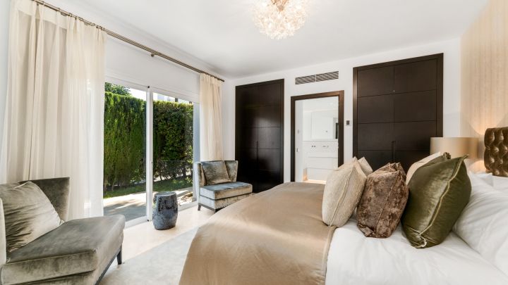 Casa Monte - Elegant Andalusian Villa with Panoramic Views in La Quinta