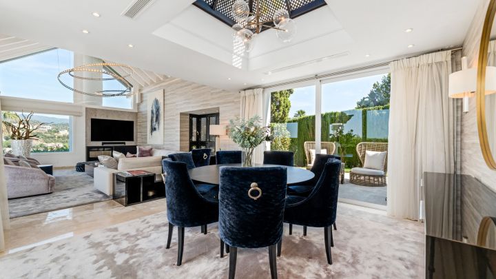 Casa Monte - Elegante Villa Andaluza con Vistas Panorámicas en La Quinta