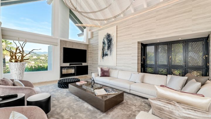 Casa Monte - Elegante Villa Andaluza con Vistas Panorámicas en La Quinta