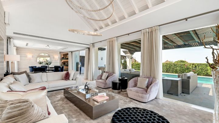 Casa Monte - Elegante Villa Andaluza con Vistas Panorámicas en La Quinta