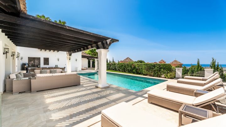 Casa Monte - Elegant Andalusian Villa with Panoramic Views in La Quinta