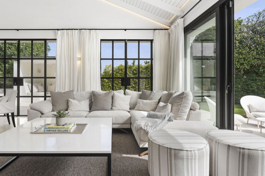 Villa Begoña - Charming Andalusian Property Frontline Golf in Los Naranjos