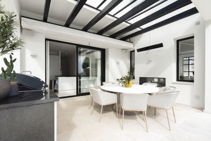 Villa Begoña - Charming Andalusian Property Frontline Golf in Los Naranjos