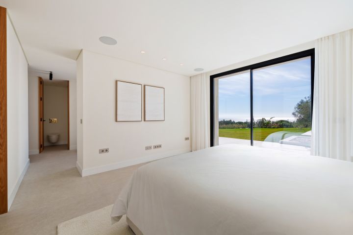 Villa La Serena - Luxurious Andalusian One-Level Property