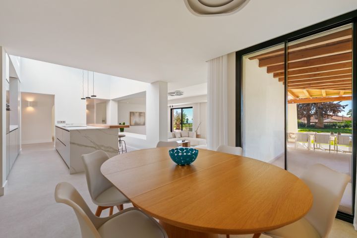 Villa La Serena - Luxurious Andalusian One-Level Property