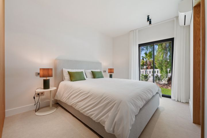 Villa La Serena - Luxurious Andalusian One-Level Property