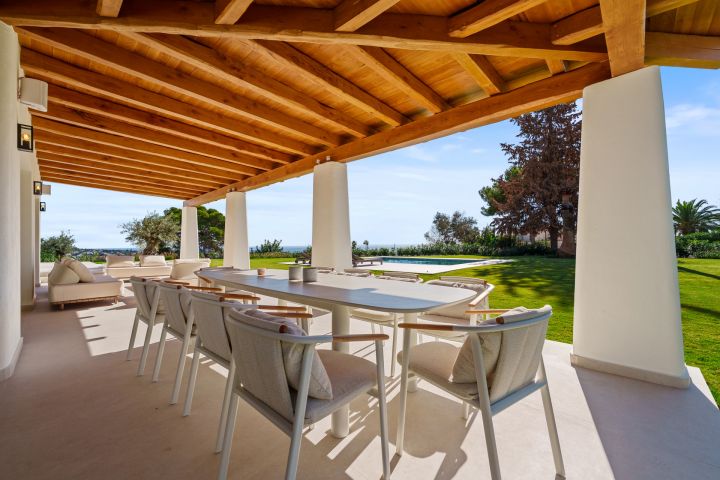 Villa La Serena - Luxurious Andalusian One-Level Property