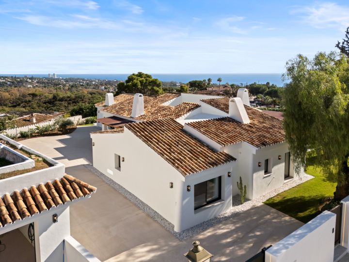 Villa La Serena - Luxurious Andalusian One-Level Property
