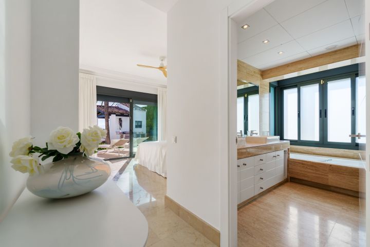 Villa La Perla - Stunning Villa in Nueva Andalucía