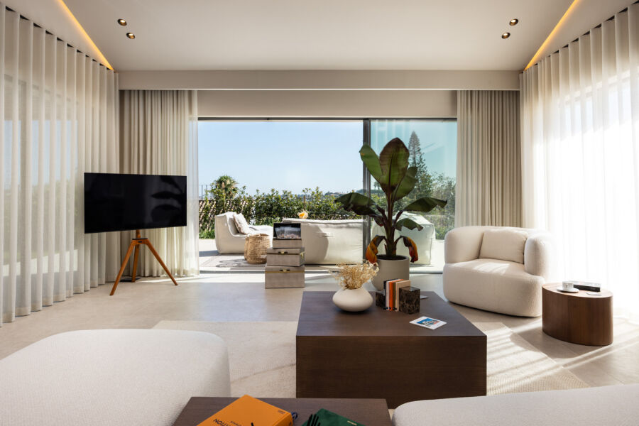 Centauro 15 - Contemporary Elegance in Nueva Andalucía