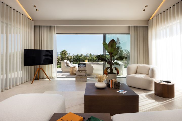 Centauro 15 - Contemporary Elegance in Nueva Andalucía