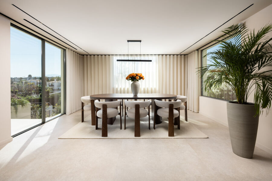 Centauro 15 - Contemporary Elegance in Nueva Andalucía