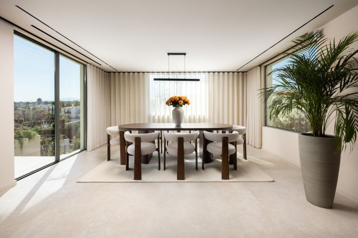Centauro 15 - Contemporary Elegance in Nueva Andalucía