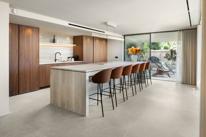 Centauro 15 - Contemporary Elegance in Nueva Andalucía