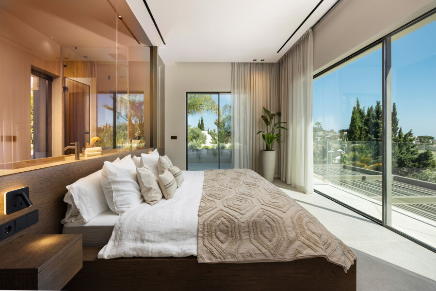 Centauro 15 - Contemporary Elegance in Nueva Andalucía