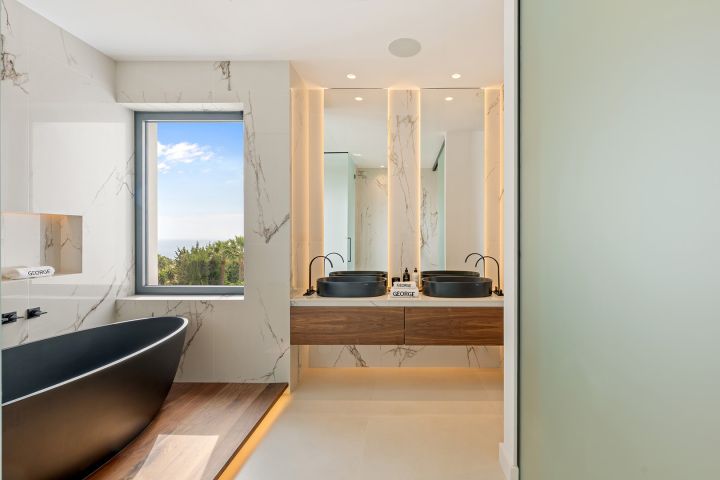 Villa George - Modern Luxury in Sierra Blanca, Marbella