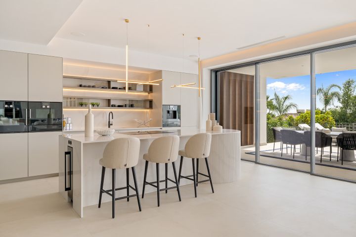 Villa George - Modern Luxury in Sierra Blanca, Marbella