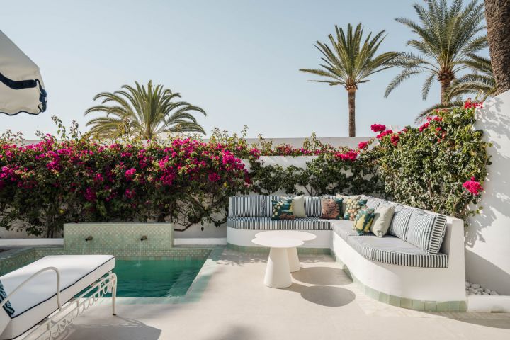 Oasis Club 10 - Elegant beachfront living on Marbella’s Golden Mile