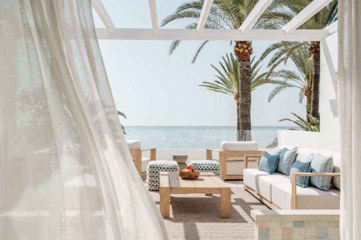 Oasis Club 10 - Elegant beachfront living on Marbella’s Golden Mile
