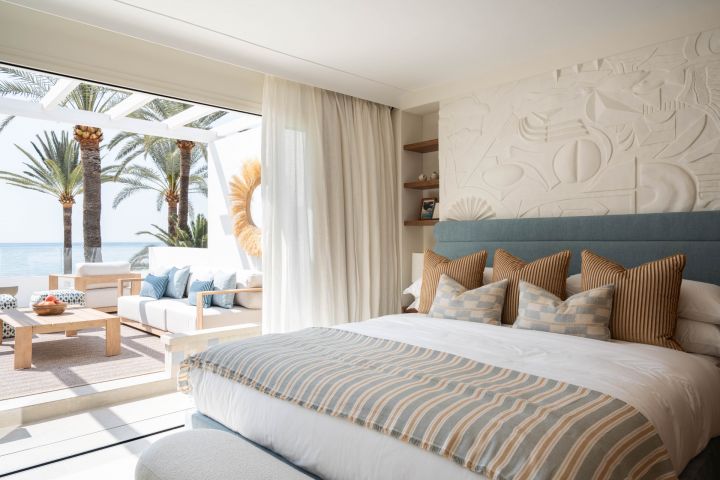 Oasis Club 10 - Elegant beachfront living on Marbella’s Golden Mile