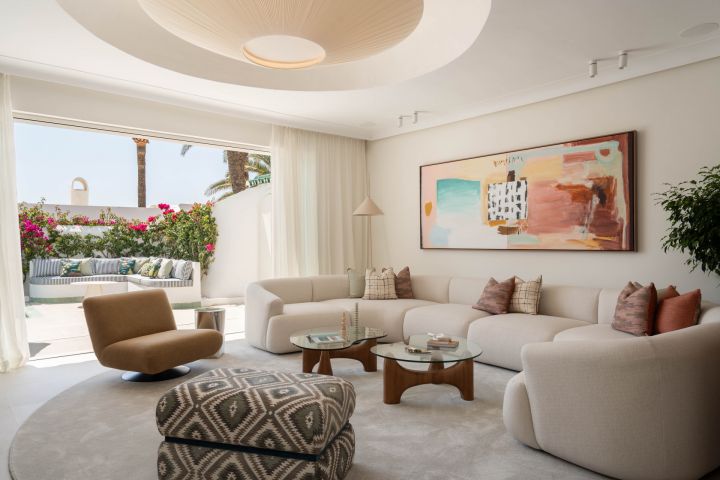 Oasis Club 10 - Elegant beachfront living on Marbella’s Golden Mile