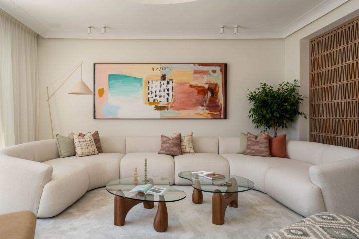 Oasis Club 10 - Elegant beachfront living on Marbella’s Golden Mile