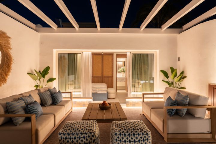 Oasis Club 10 - Elegant beachfront living on Marbella’s Golden Mile