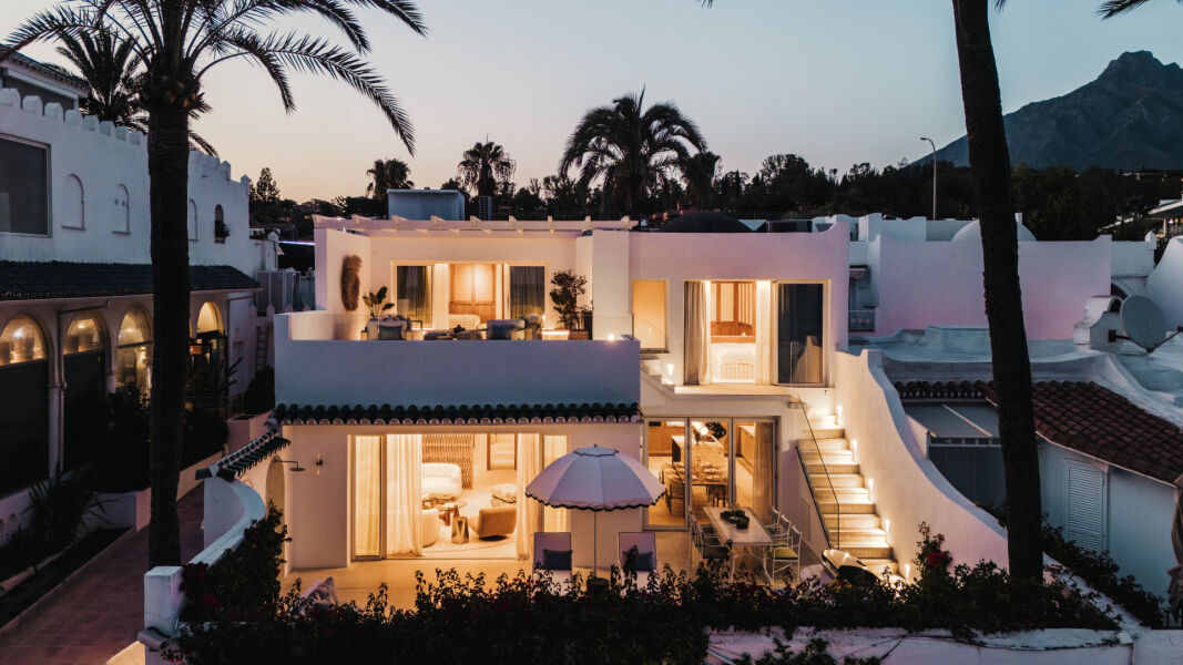 Oasis Club 10 - Élégance et art de vivre en bord de mer sur le Golden Mile de Marbella