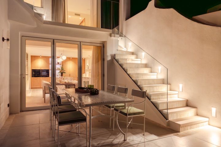 Oasis Club 10 - Elegant beachfront living on Marbella’s Golden Mile