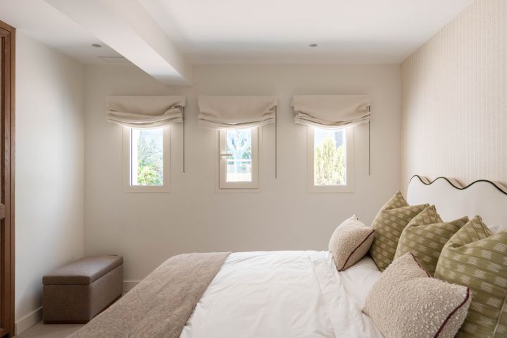 Oasis Club 10 - Elegant beachfront living on Marbella’s Golden Mile