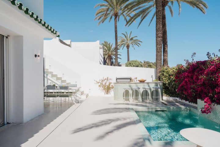 Oasis Club 10 - Elegant beachfront living on Marbella’s Golden Mile