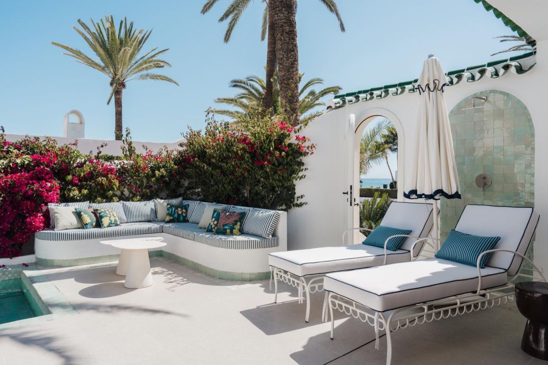 Oasis Club 10 - Elegant beachfront living on Marbella’s Golden Mile