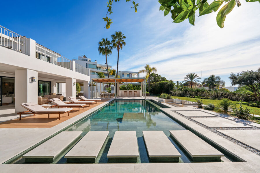 Villa Agata - Fascinating Mediterranean Villa in Prime Location
