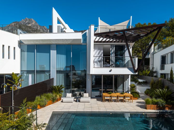 Meisho Hills 205 - Stunning Home in Prime Location
