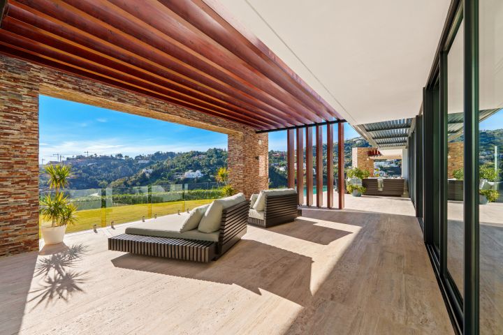 Madroñal 72 - Luxury Hillside Villa with Outdoor Gym