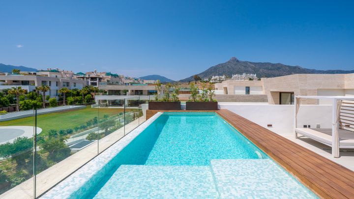 Epic Penthouse - Elegant Residence on the Golden Mile