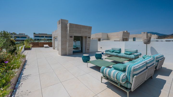 Epic Penthouse - Elegant Residence on the Golden Mile