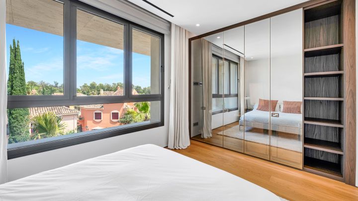 Epic Penthouse - Elegant Residence on the Golden Mile