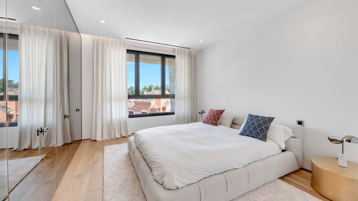 Epic Penthouse - Elegant Residence on the Golden Mile